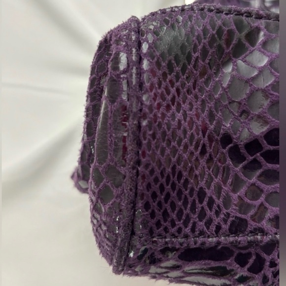 Elle Crossbody & Shoulder Bag Purple Snakeskin Kiss Lock – Y2K Vintage Style - Picture 12 of 12